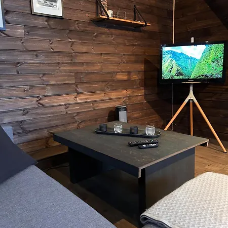 Modern In Amazing Hiking Area! Gol