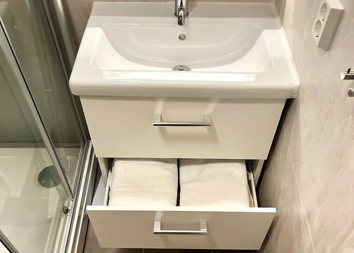 Modern In Amazing Hiking Area! *