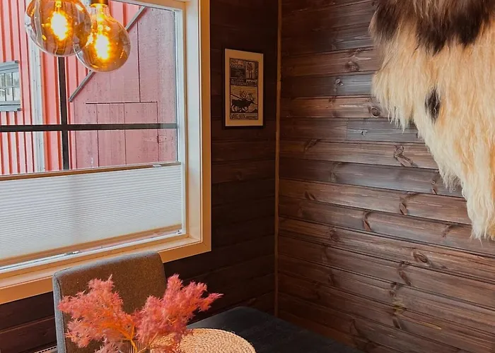 Modern In Amazing Hiking Area!